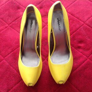 **Sale** Urbanvibe Peep Toe Patent Leather Platform Pump Size 8M